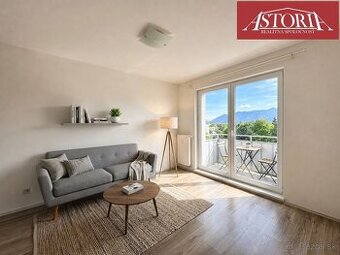 Bright 2-room Apartment with  Balcony | Walking Distance to 