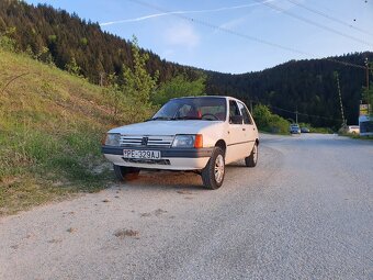 Peugeot 205 GRD