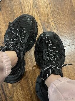 Balenciaga 3XL cierne