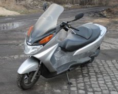 burgman 125cm3 rok 2004