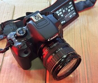 Digitálna zrkadlovka Canon 650D + objektív 24-85 + príslušen