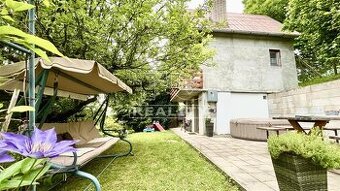 Chata pod horou s výhľadom, ktorý vám zoberie dych –...