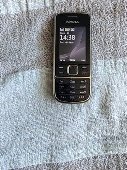 Nokia 2700 classic hnedá plne funkčná pridávam nabíjačku bez