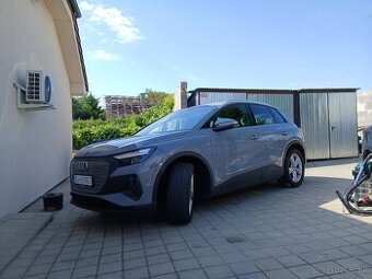 AUDI Q4