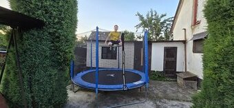 Trampolína