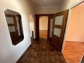3 izbový byt na predaj s balkónom