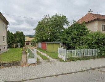 Garáž na prenájom Sasinková ulica NMnV (súkromný objekt)