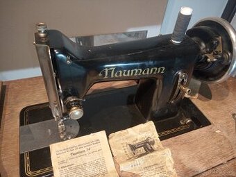 Šijací stroj Naumann