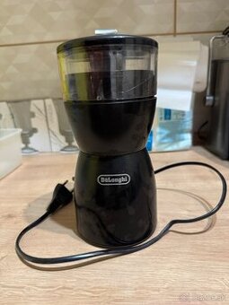 Mlynček na kavu DeLonghi KG40