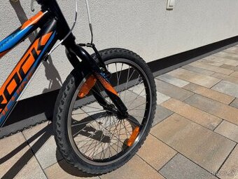 Bicykel Rock Machine Surge 20