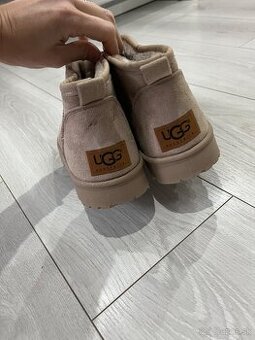 UGG nové