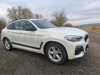 BMW X4 v top stave, nehavarované