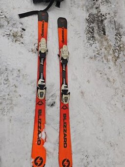 Juniorský lyžiarsky set , lyže + lyžiarky