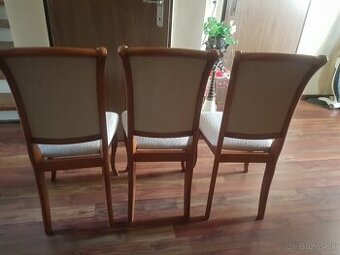 Predam 3ks pouzivanych drevenych stoliciek