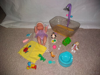 bábika barbie bábo postielka hračky nočník fľaše poduška báb