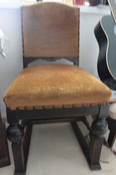 Pedám starožitné stoličky- masív