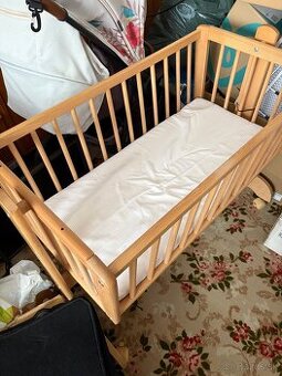 Drevena koliska/postielka