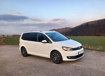 Volkswagen Touran 2.0Tdi DSG r.v.2015 ťažné,7 miestny