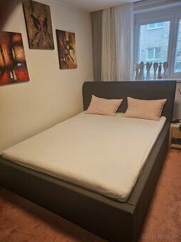 Manzelska postel 160 s matracom