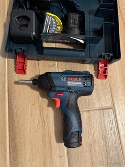 Uťahovačka Bosh nová, nepoužívaná 2ks batérii 12V
