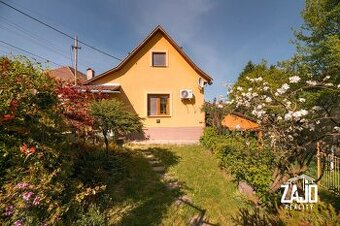 Rodinný dom po rekonštrukcii s krbom a záhradou, Neporadza