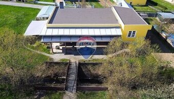 Zrekonštruovaná 2 podlažná obchodná budova, 1200m2