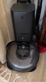 Robotický vysávač iRobot Roomba i7+