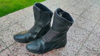 Predám motorkárske čižmy veľkosť 45