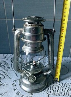 Petrolejová lampa