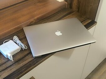 Predám Apple MacBook Pro 15" Retina (Model A1398, Early 201