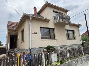 PREDAJ jedinečného pozemku s 4-izb. RD - FLOREAT