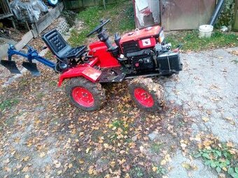 malotraktor s kultivatorom - 1