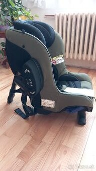 Protismerna sedacka Axkid Minikid 2021