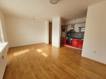 Prenájom 1 izb byt Kanianka - centrum - velký balkón