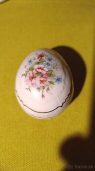 Predám porcelánové vajíčko Leander 1946