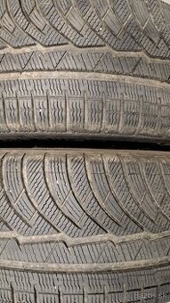 Predám 2ks jazdené zimné 225/55r18-102V Michelin