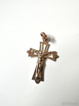 Zlatý prívesok krížik 585 ružové zlato