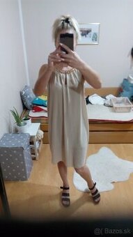 Dámske šaty s retiazkou