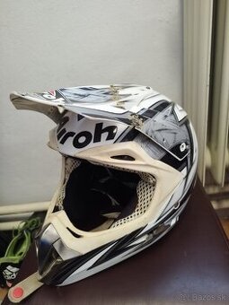 Prilba Airoh veľkosť M