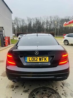 Mercedes-Benz C 220 CDI AMG Coupé – na náhradní díly