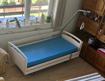 Elektická polohovateľná posteľ