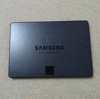 SSD - Samsung 870 QVO 4TB.