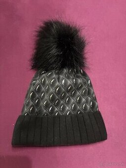 Damska čierna zimná čiapka
