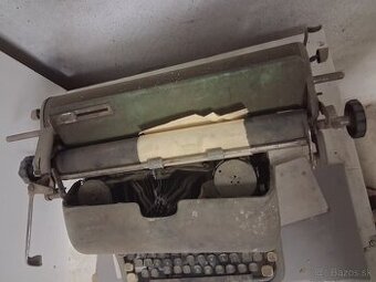 Pisací stroj