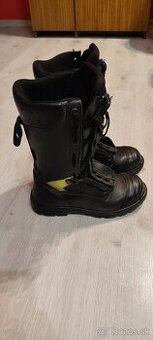 Hasičská zásahová obuv