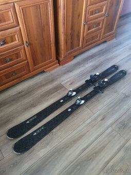 Predam damske lyze ATOMIC Clode,dlzka 163 cm