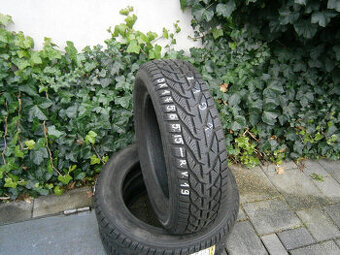Predám 2x zimné ako nové pneu RIKEN 175/65 R15 84T + 1ks GRÁ