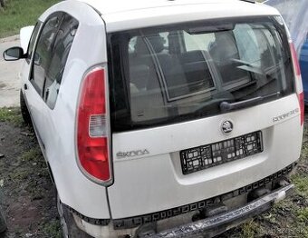 ŠKODA ROOMSTER 1.2 HTP 2010 predám MOTOR BBM, DVERE, CHFA