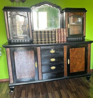 100-rocny nábytok do jedalne