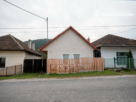 ZNÍŽENÁ CENA Rodinný dom v centre obce Richnava - 1